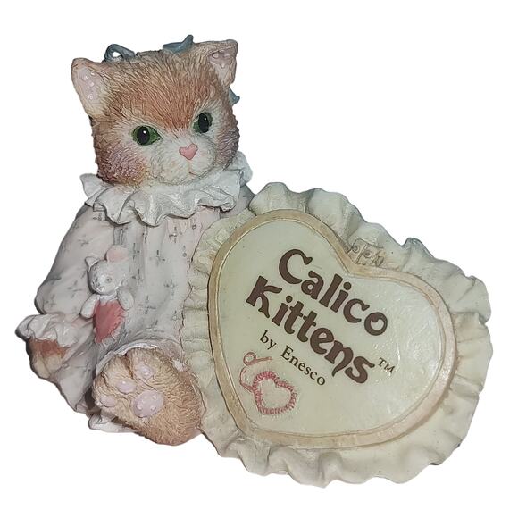 Enesco Calico Kittens Love Heart Signage Plaque 1992 #699179 Ruffle Cat Figurine - Picture 2 of 9